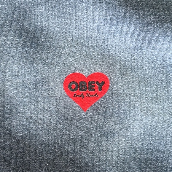 💔 Obey Lovely Hearts Sweatshirt💔 - Picture 3 of 9